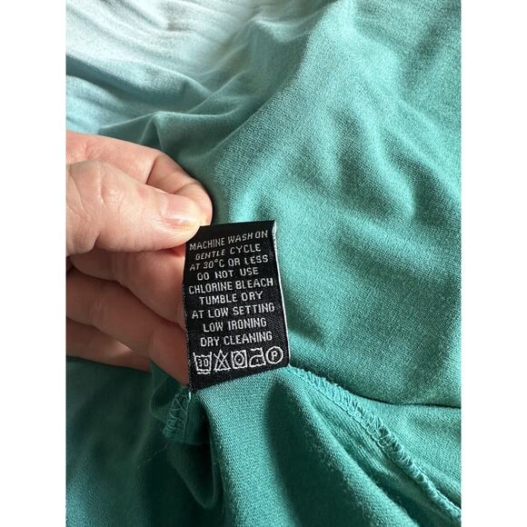 BCBG Maxazaria women’s sz M Blue Green Ombre Cardigan Wrap Sweater Y2K Fall cozy - Picture 7 of 7